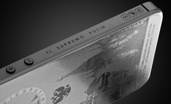 Титановый iPhone 5S с Путиным и Кремлём