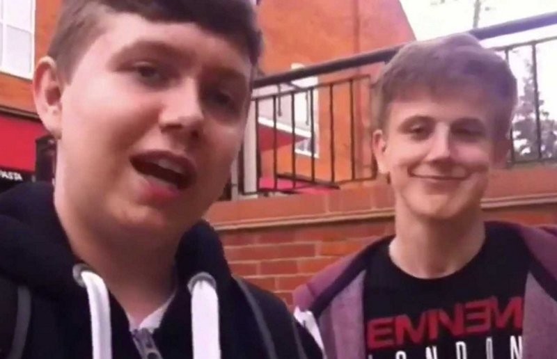 Школьники гнут iPhone 6 plus